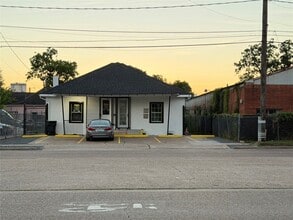 Building Photo - 304 Lockwood Dr
