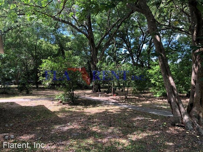 Foto del edificio - 3 br, 1 bath House - 1080 Academy Drive
