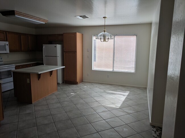 Dining area - 43750 W Bedford Dr