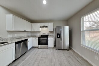 Building Photo - 19103 Remington Manor Dr