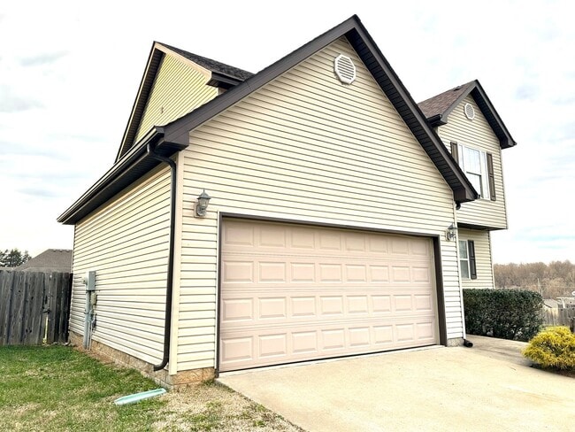 Building Photo - 1192 Meachem Dr