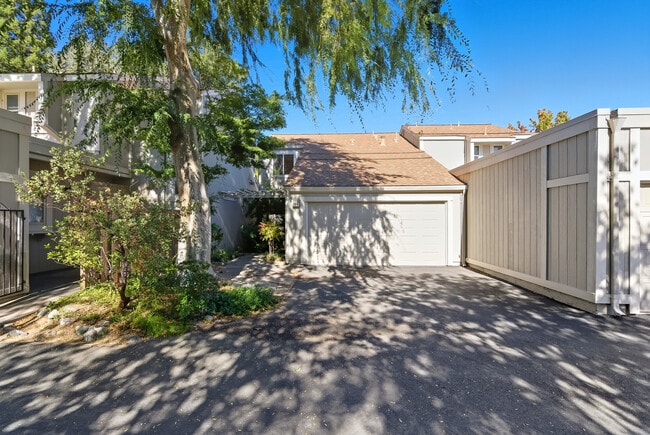 Photo - 209 Valley Oak Plaza Townhome