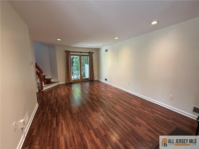 Foto del edificio - 1009 Schmidt Ln