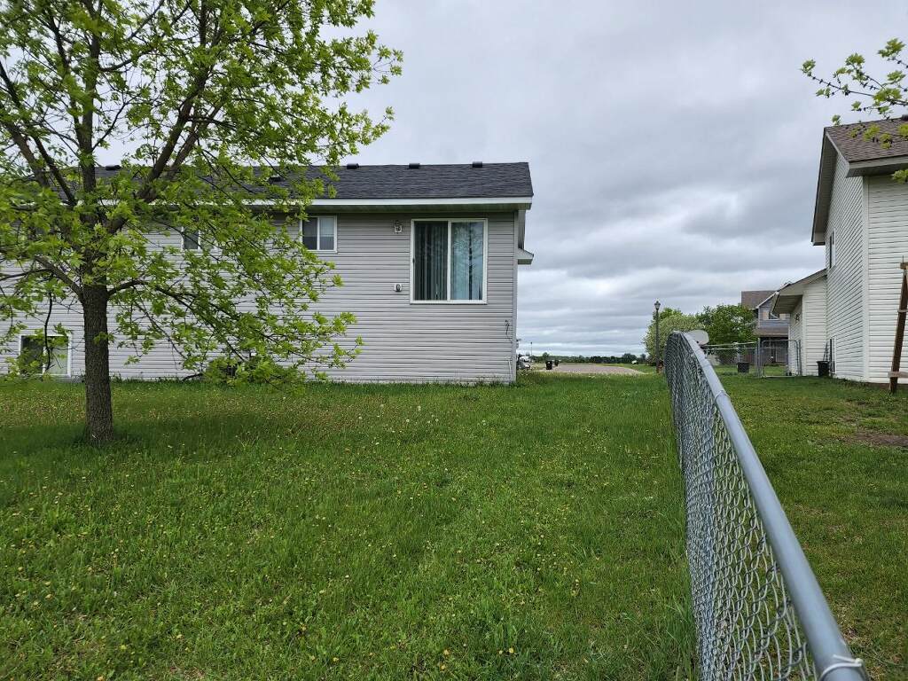 Building Photo - 747 Harrison Dr