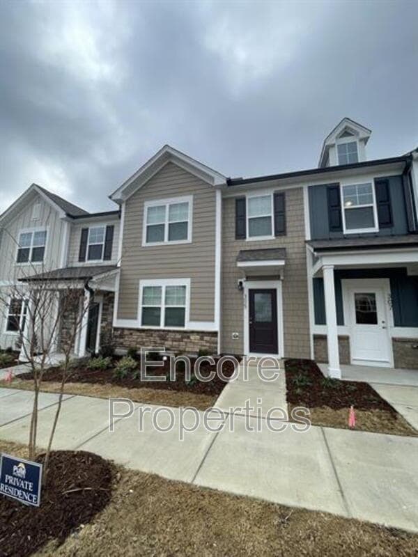 Building Photo - 305 Ribbon Rail St