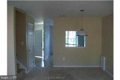 Building Photo - 207 Heritage Commons Dr