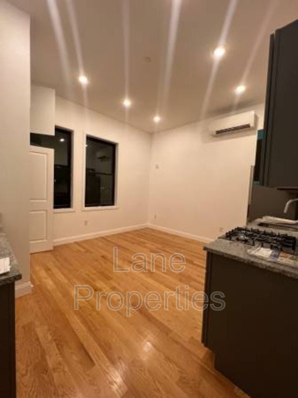 Primary Photo - 76 Beachland Ave