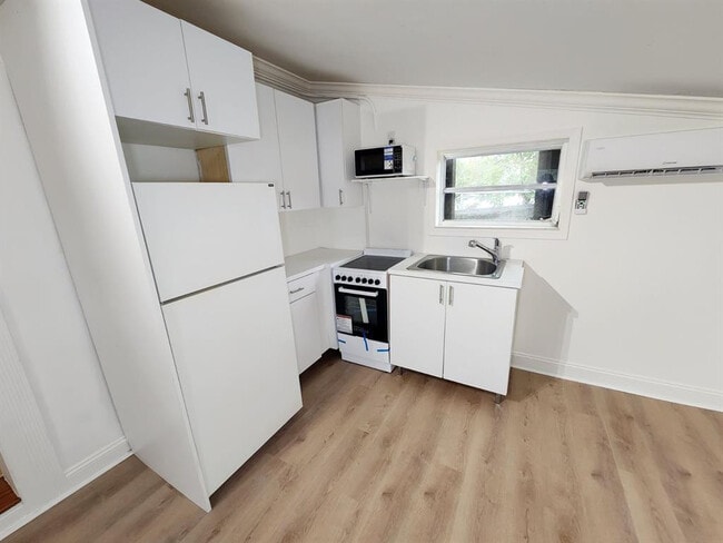 Foto del edificio - 701 SW 68th Terrace