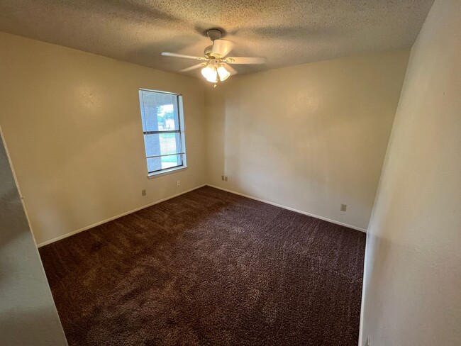 Building Photo - Duplex
