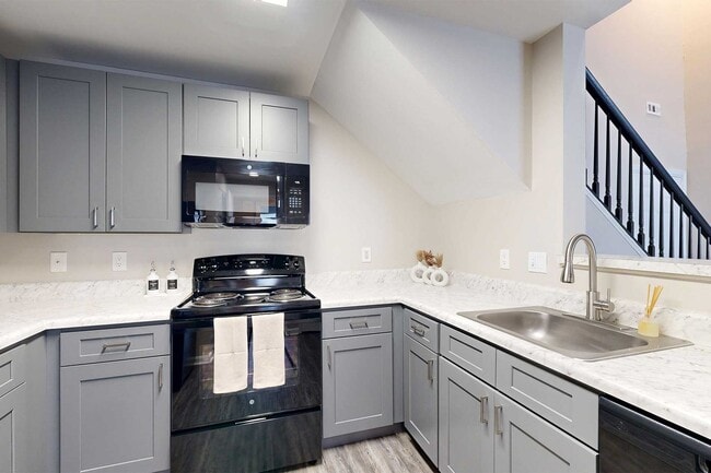Building Photo - 20 Lambourne
