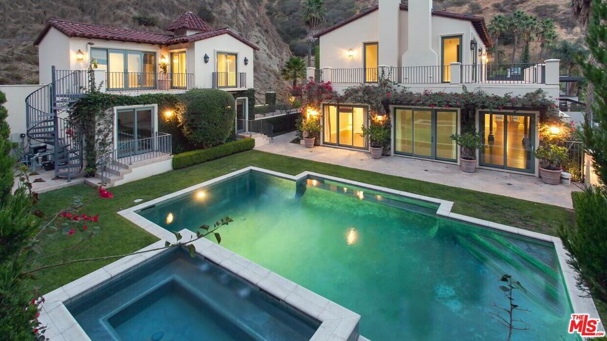 Foto principal - 1693 Marmont Ave
