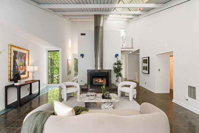 Foto del edificio - 1121 Dawn View Ln NW