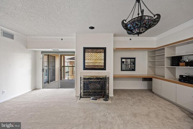 Foto del edificio - 6072 Main St