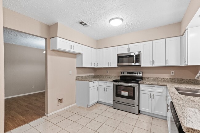 Building Photo - 4522 Mossygate Dr