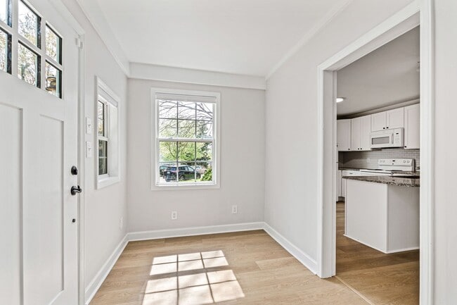 Building Photo - 1222 Duffy Pl