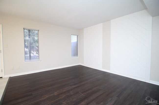 Foto del edificio - 7225 Dogwood Terrace Dr