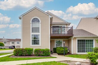 Building Photo - 614 Le Parc Cir
