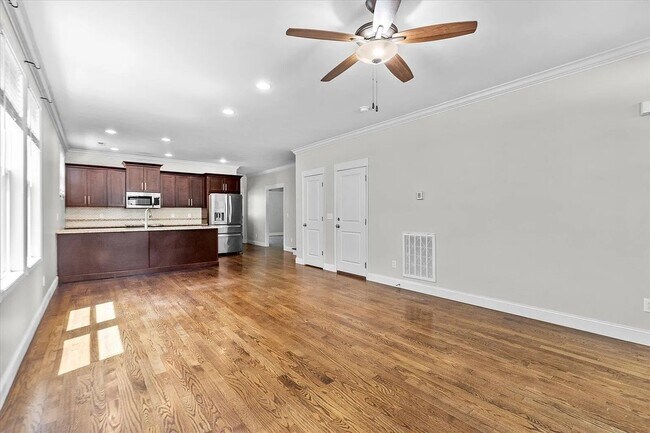 Building Photo - 8574 Daju Ct