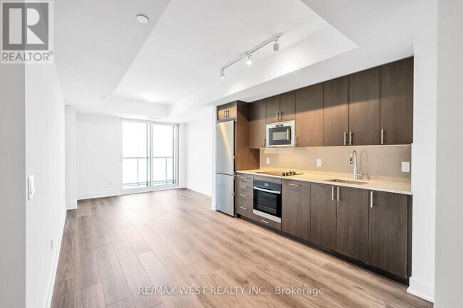 Photo du bâtiment - 2545-2545 Simcoe St N