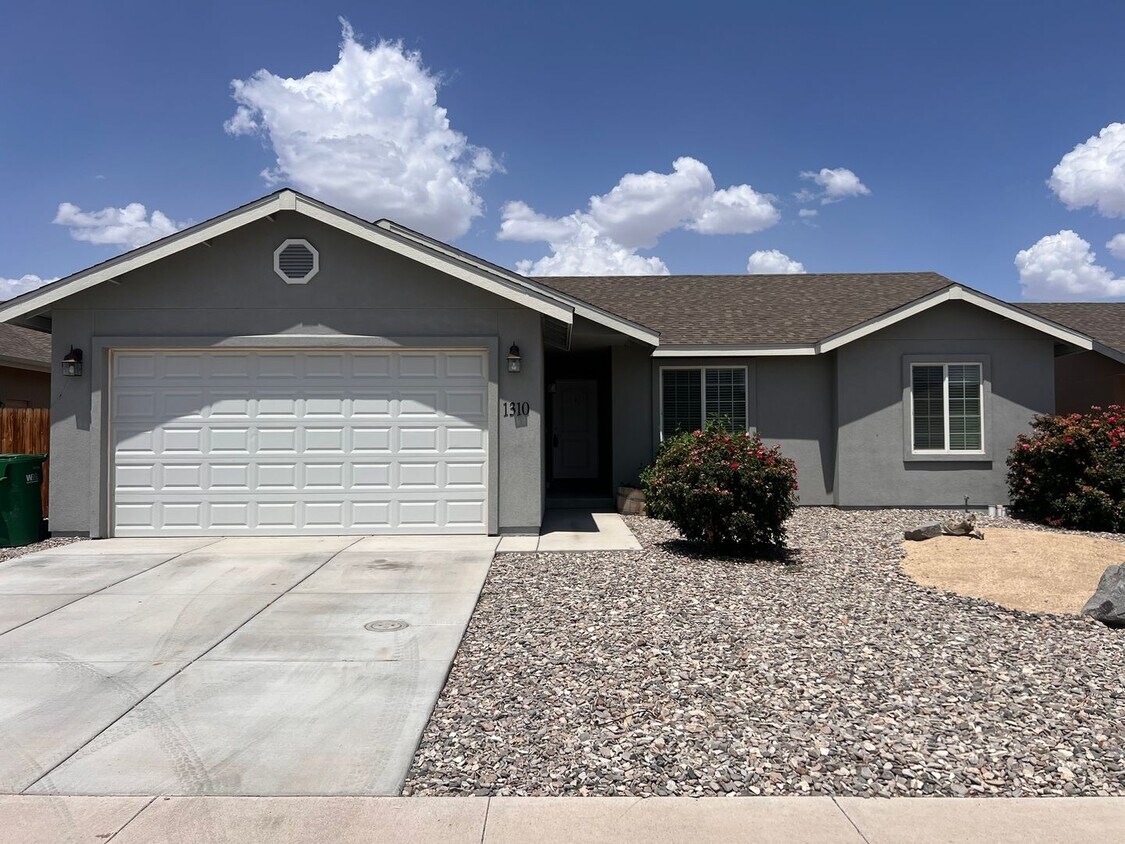 Foto principal - Newer 3-bedroom home in Sundance subdivisi...