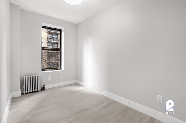 Foto del edificio - 305 E 75th St