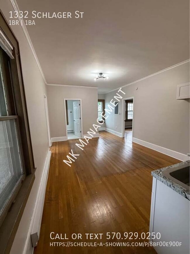 Building Photo - 1332 Schlager St