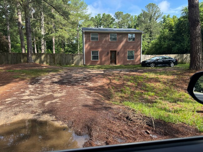 Building Photo - 7444 Berkshire Downs Dr