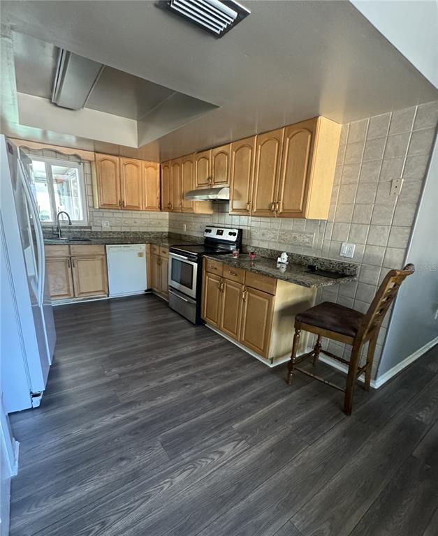 Foto del edificio - 1702 Hickorywood Ln