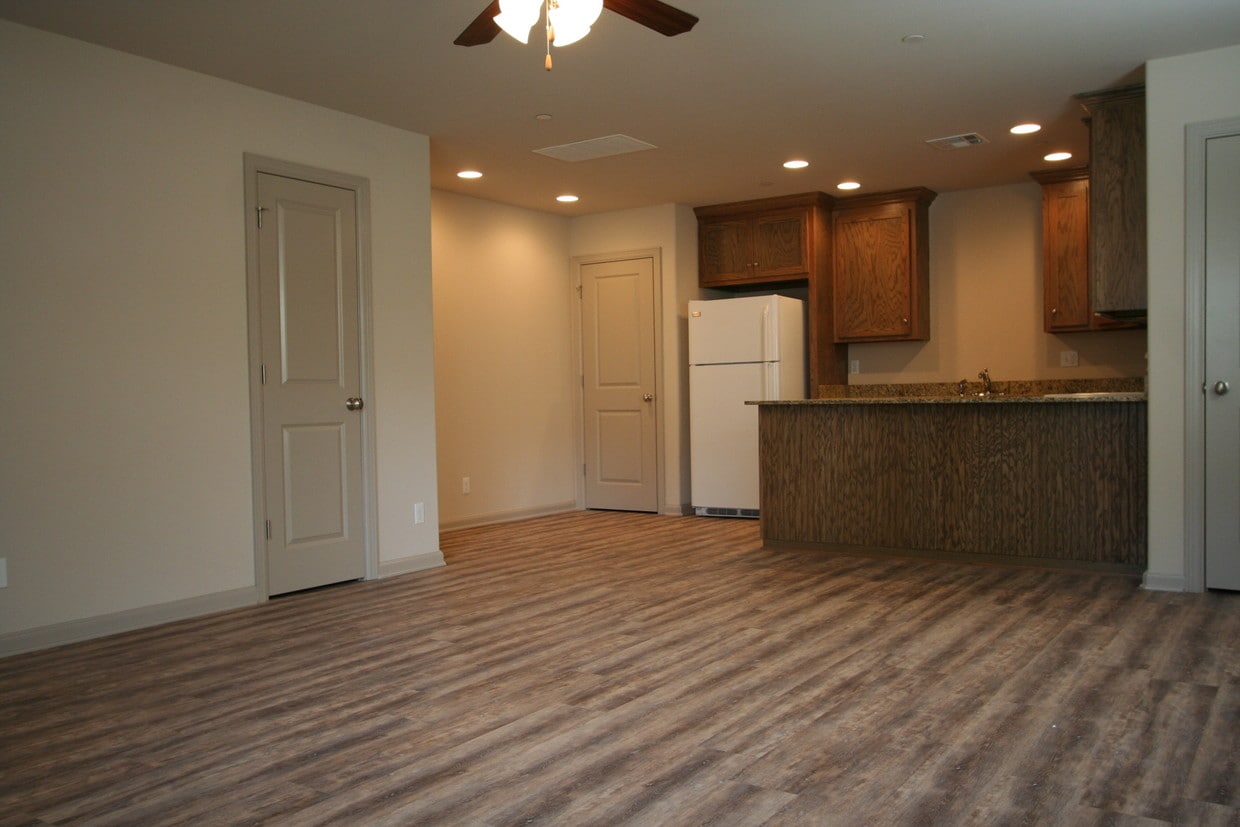 424 S Wyandotte Ave, Bartlesville, OK 74003 Townhome Rentals in