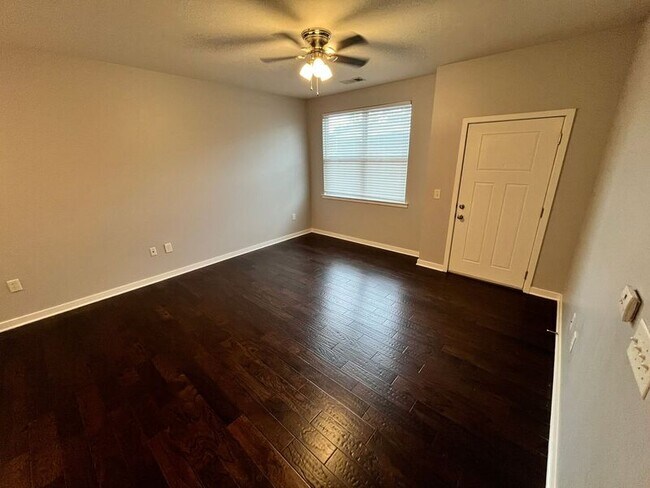 Building Photo - 1118 Litton Ave