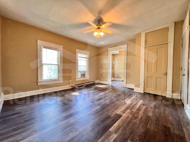 Building Photo - 3419 1st St