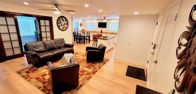 Sala de estar - 335 S California St