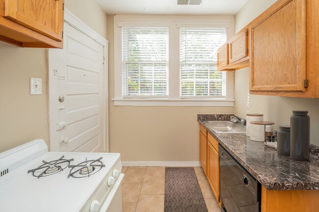 Interior Photo - Montcalm