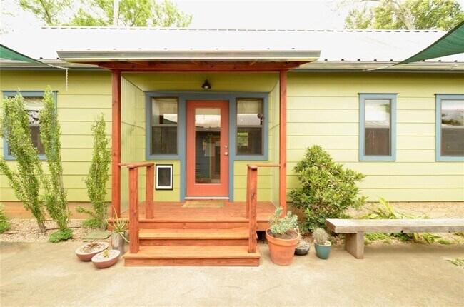 Foto del edificio - 4621 Banister Ln