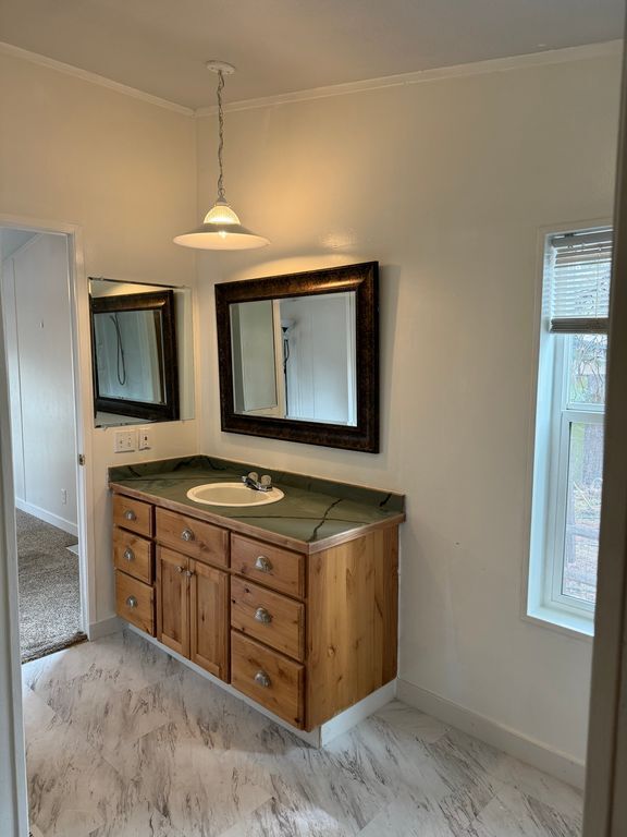 Foto principal - 19230 Cherokee Rd