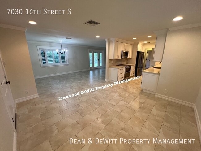 Foto del edificio - 7030 16th St S