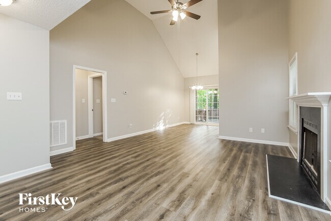 Foto del edificio - 5509 Lake Garden Ct