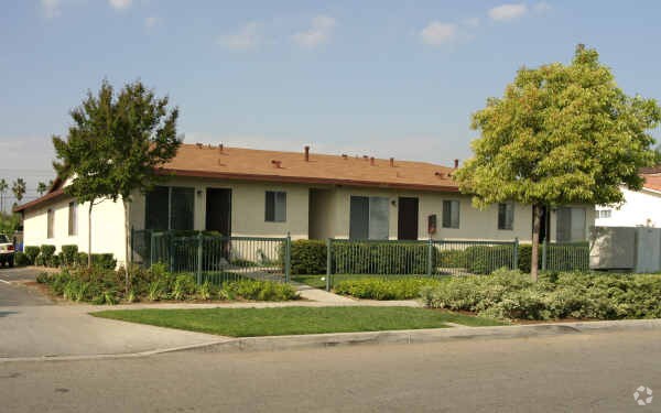 Building Photo - 1240 W Stoneridge Ct