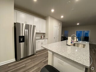 Building Photo - Room in Townhome on Memorial Pkwy