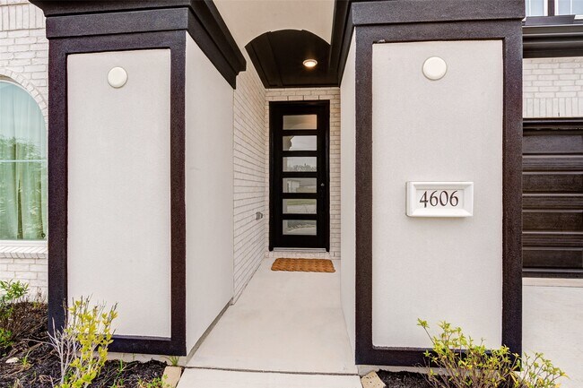 Foto del edificio - 4606 Wax Myrtle Ct