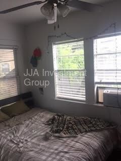 Building Photo - Nice Apartment in the heart of Montrose