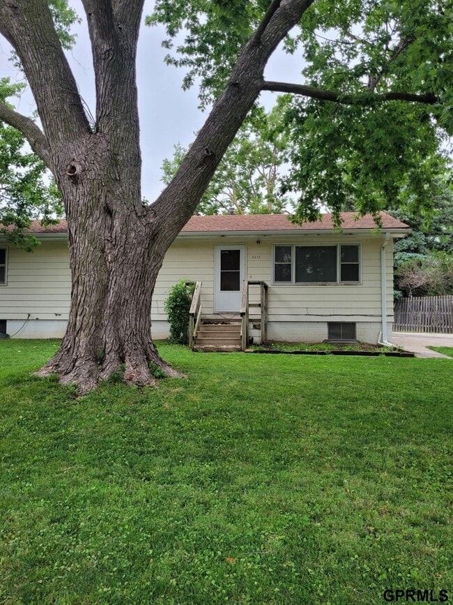 Building Photo - 2212 Lincoln Ave