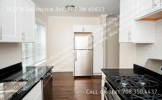 Building Photo - 3817 N Greenview Ave