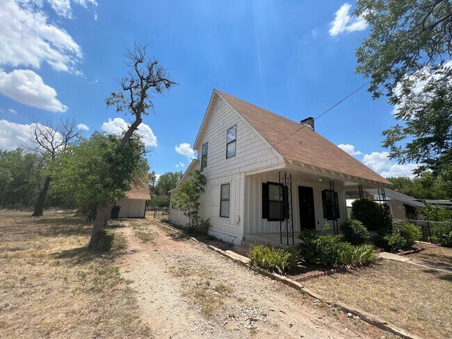 Foto del edificio - Cute 3-bedroom, 2-bath