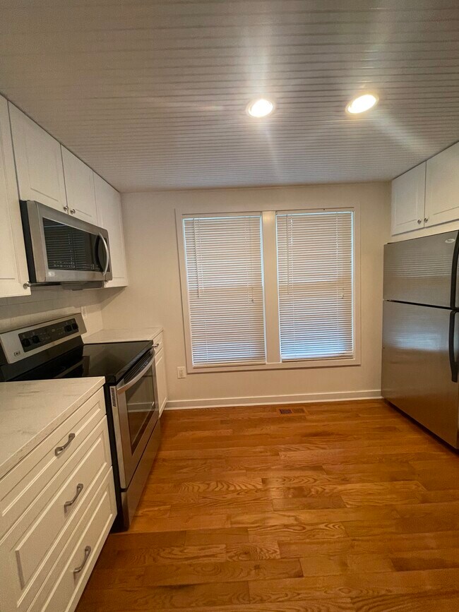 14217 Ballinger Ter, Burtonsville, MD 20866