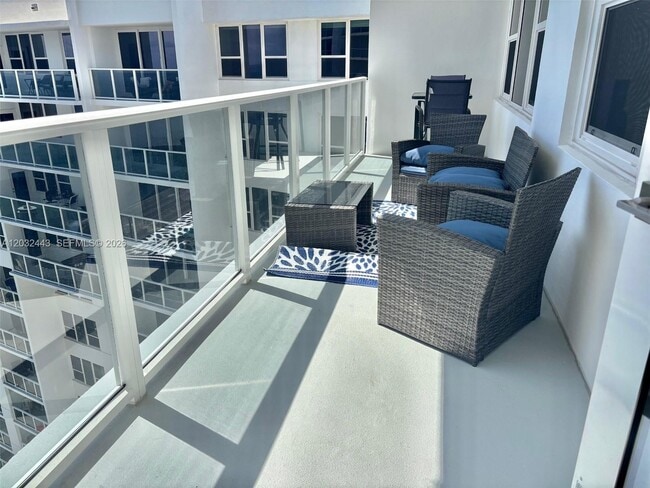 Building Photo - 3505 S Ocean Dr