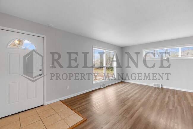 Building Photo - 5110 E Pawnee St