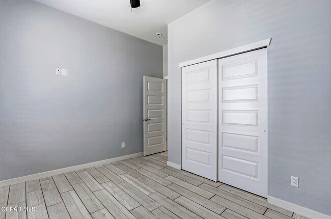 Foto del edificio - 13110 Emerald Isle St