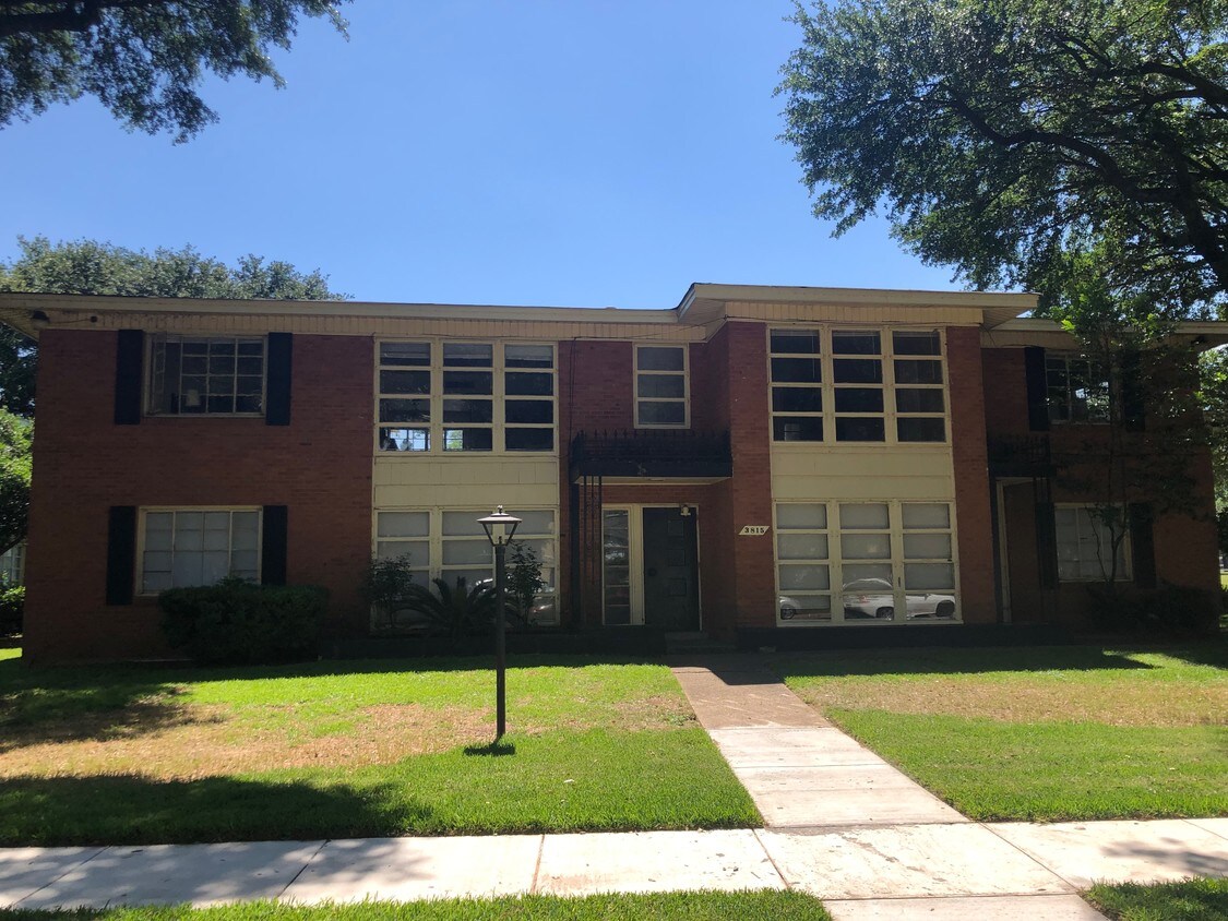Foto principal - 3811 Parkway Dr