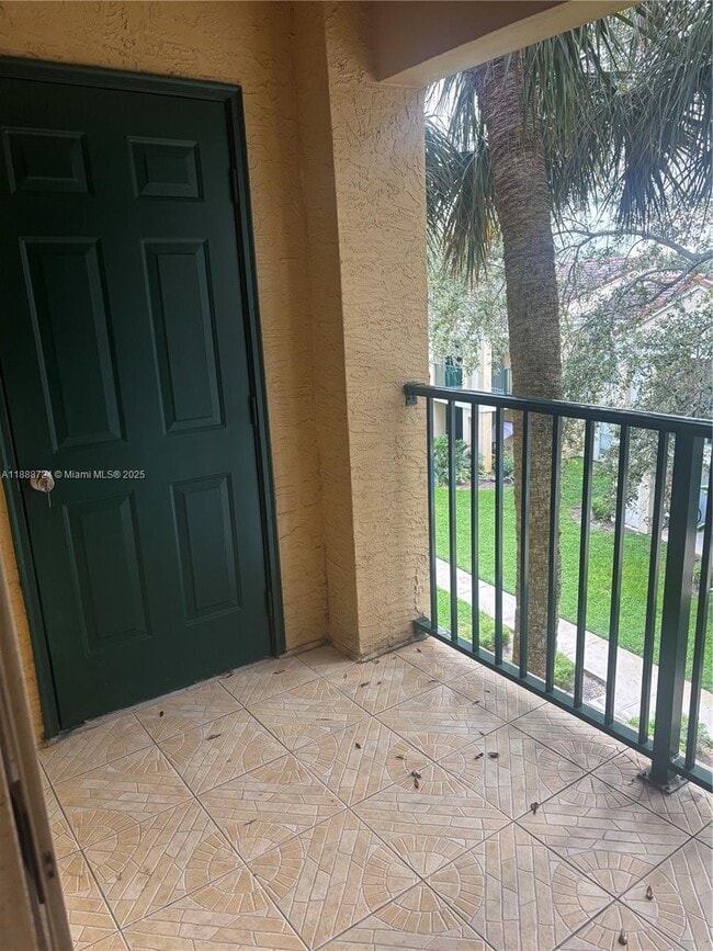 Foto del edificio - 875 Riverside Dr